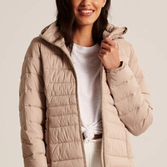 Lightweight Packable Stretch Puffer 